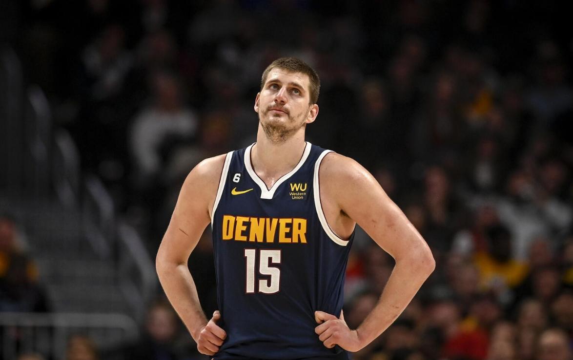 占用球权的 占用球权的