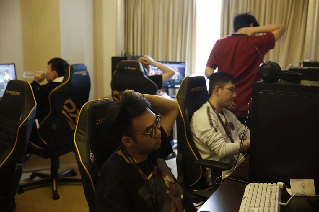 扑克高手如 扑克高手如