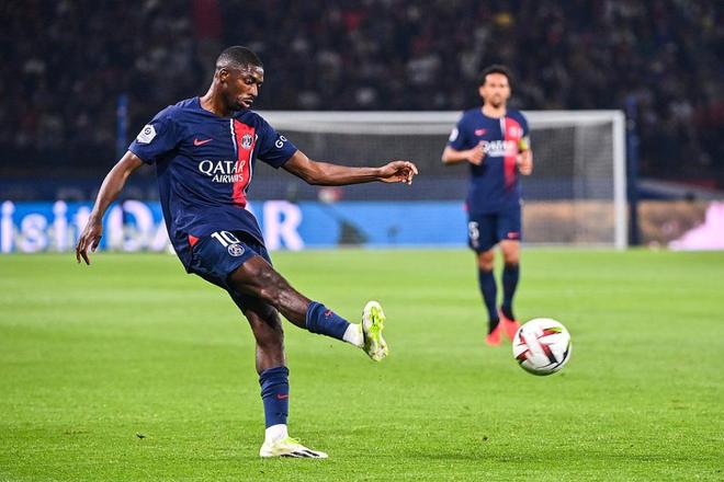 威利·梅斯在 1954 年那次著名的接杀，实际上背对着球跑了近 50 米